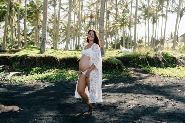 How to Choose the Right Maternity Swimwear for Comfort and Style?